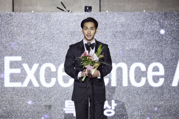 「ガンニバル」柳楽優弥が「アジアコンテンツ＆グローバル OTTアワード」アジアエクセレンスアワード受賞