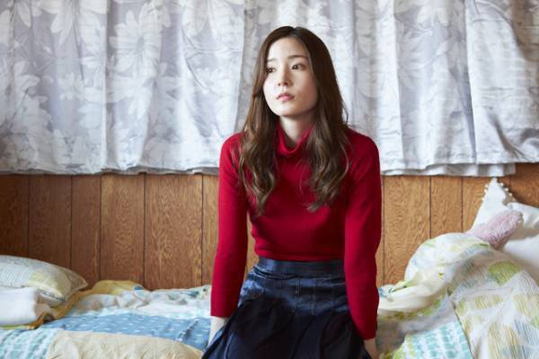 蓮佛美沙子＆伊藤万理華の“バディ感”に注目『女優は泣かない』特報＆場面スチール