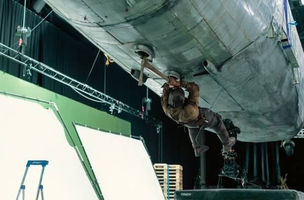 強風＆極寒のラップランドロケ！過酷撮影裏『SISU/シス 不死身の男』メイキング映像