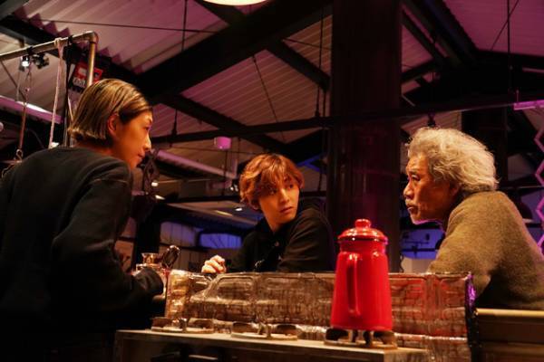 安藤サクラ×山田涼介×宇崎竜童「最高に愛おしいトリオ」捉える『BAD LANDS』場面写真