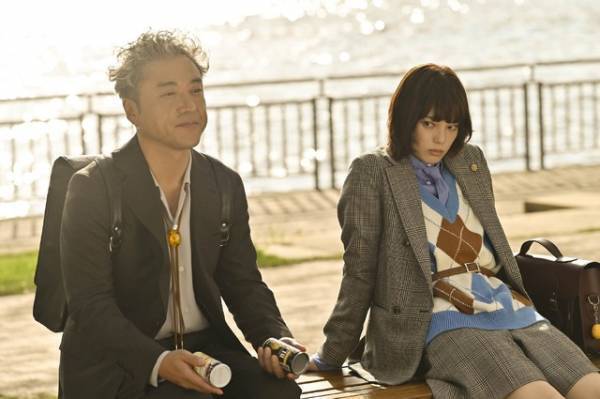 「うちの弁護士は手がかかる」、ムロツヨシと平手友梨奈の“バディ”に「すごく良いコンビになる予感」