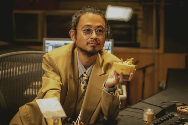 「パリピ孔明」第4話 ギタリスト・長岡亮介×上白石萌歌のシーンに「かっこよすぎる」「配信して」と絶賛の声