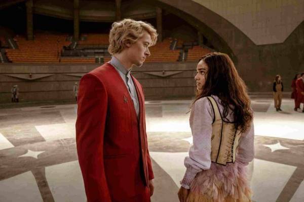 トム・ブライス＆レイチェル・ゼグラーらの姿切り取る『ハンガー・ゲーム0』場面写真 公開日は12月22日に