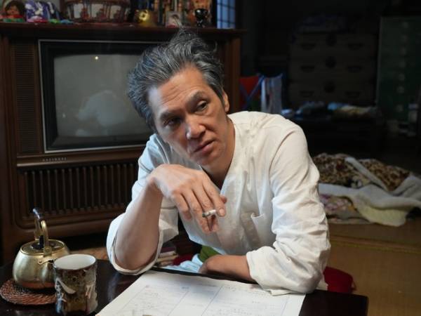 『カラオケ行こ！』に坂井真紀＆加藤雅也ら出演、ビジュアル＆シナリオブック発売