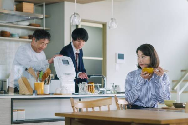 父・小林薫“達男”が深堀家にきた理由が明らかに…「コタツがない家」第2話