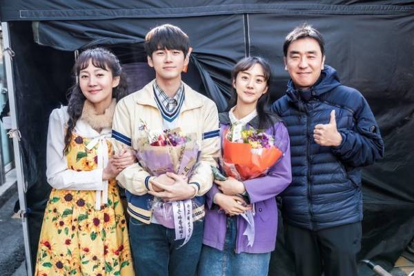 リュ・スンリョン＆ヨム・ジョンアにオン・ソンウも！『人生は、美しい』歌い踊るメイキング映像