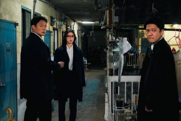 菜々緒、 プロファイラー役で新境地『怪物の木こり』場面写真＆メイキング