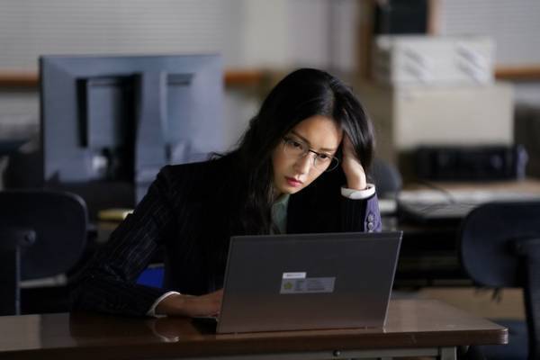 菜々緒、 プロファイラー役で新境地『怪物の木こり』場面写真＆メイキング