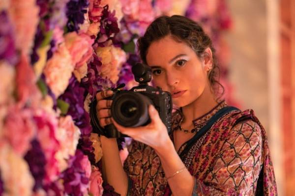 「現代の厄介さを描き出したい」リリー・ジェームズ主演『きっと、それは愛じゃない』に脚本家が込めた思い