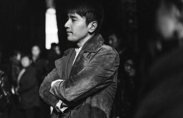 コン・リー×マーク・チャオ、臨場感溢れるオープニング映像『サタデー・フィクション』