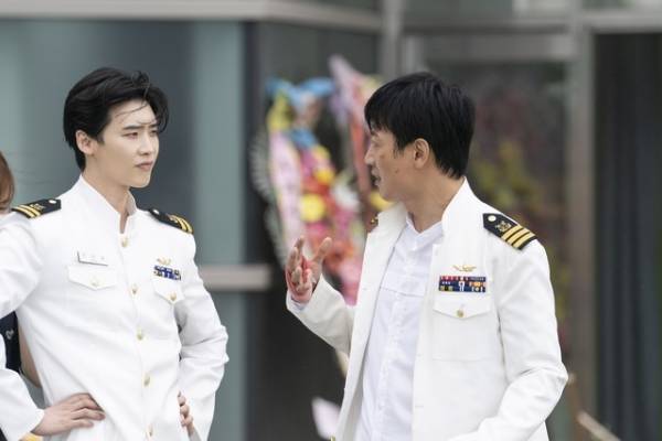 キム・レウォン＆イ・ジョンソクが撮影の裏側語る『デシベル』フィーチャレット映像