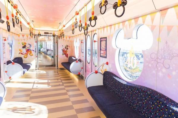 【ディズニー】ラッピングモノレールでTDR40周年をお祝い！「東京ディズニーリゾート40周年“ドリームゴーラウンド”ライナー」
