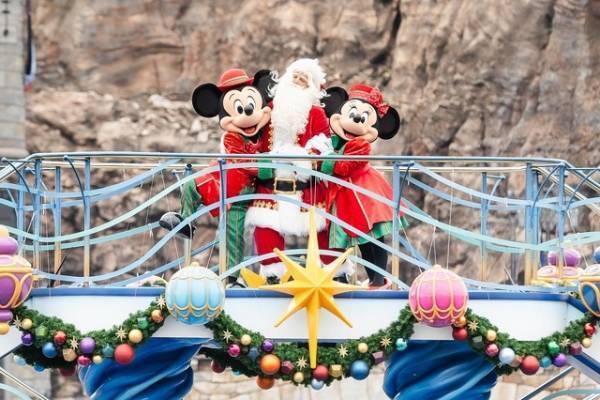 【ディズニー】ハーバーにサンタクロースが今年も登場！「ディズニー・クリスマス・グリーティング」お披露目