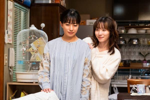 「ゆりあ先生の赤い糸」第4話 松岡茉優“みちる”が菅野美穂“ゆりあ”に意味深ハグ!?