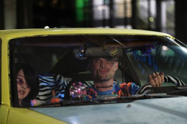 「ブッ飛んでる映画」『モナ・リザ アンド ザ ブラッドムーン』“謎のDJ”エド・スクラインが語る