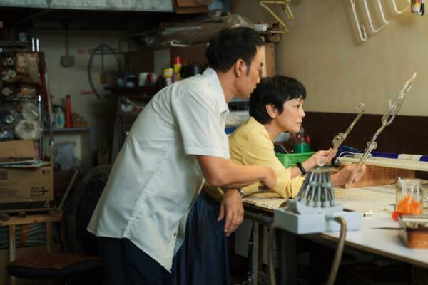 香港名物のネオンを職人の手やCGで再現『燈火は消えず』日本版ポスター＆予告編