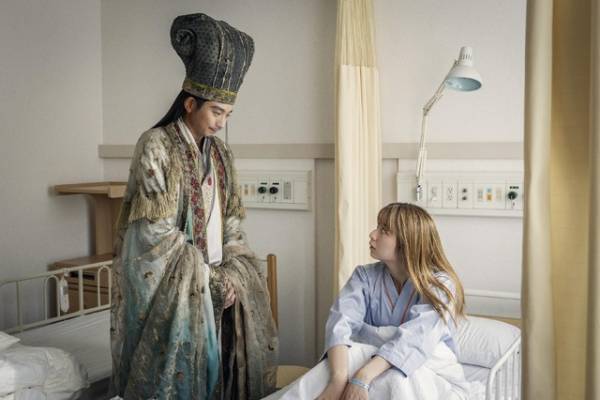 「パリピ孔明」第8話、森山未來“小林”と上白石萌歌“英子”の過去からのラストの展開に「エモすぎる」「神回」の声