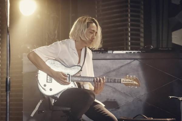 「パリピ孔明」第8話、森山未來“小林”と上白石萌歌“英子”の過去からのラストの展開に「エモすぎる」「神回」の声