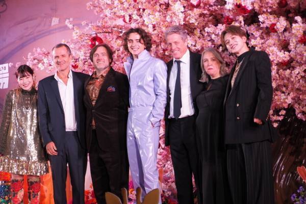 ティモシー・シャラメ初来日で約1200人のファンと寒風吹き飛ばす激熱グリーティング