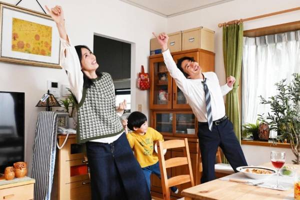 相葉雅紀“十吉”＆山本舞香“ちなつ”、強敵相手に大ピンチ「今日からヒットマン」第5話