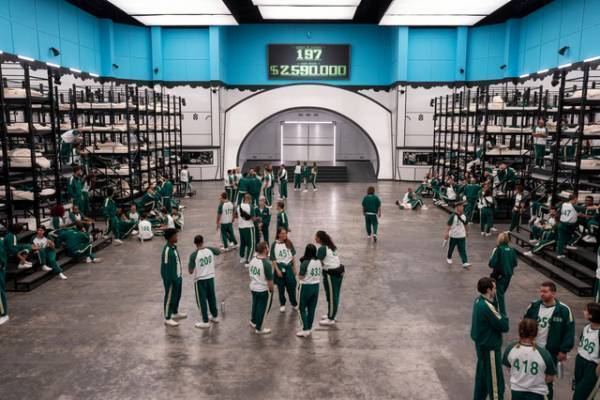 リアリティーショー版「イカゲーム」、撮影現場でケガをした出場者たちと訴訟問題の危機