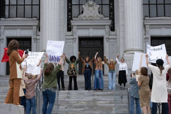 女性の性と身体を守るため闘った組織描く映画『CALL JANE』クラファン実施中