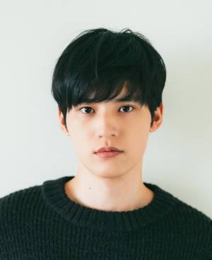 橋本愛＆仲野太賀『熱のあとに』強い眼差しのビジュアル解禁　ホスト役は水上恒司に