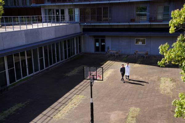 亀梨和也＆染谷将太が生み出したサイコパス同士の唯一無二のバディ感『怪物の木こり』場面写真