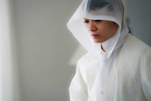 亀梨和也＆染谷将太が生み出したサイコパス同士の唯一無二のバディ感『怪物の木こり』場面写真