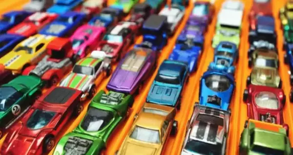 バービー人形にG.I.ジョー…大ヒット玩具誕生の秘話に迫る「世界はオモチャで回ってる」12月2日より放送開始