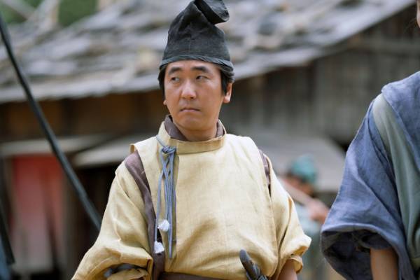 毎熊克哉“謎めいた男”の姿が公開　吉高由里子主演大河ドラマ「光る君へ」