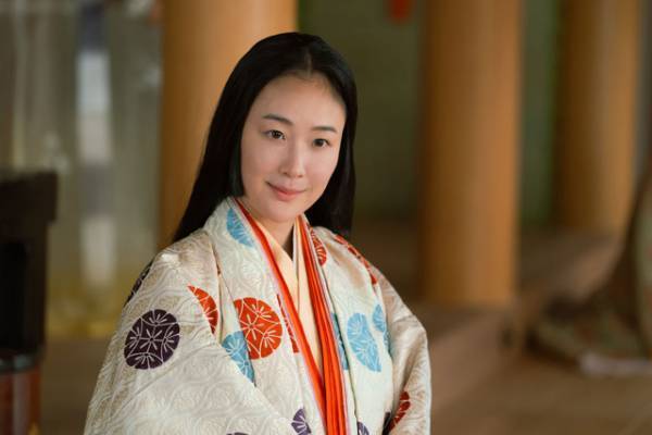 黒木華“源倫子”らの扮装写真公開　吉高由里子主演大河ドラマ「光る君へ」