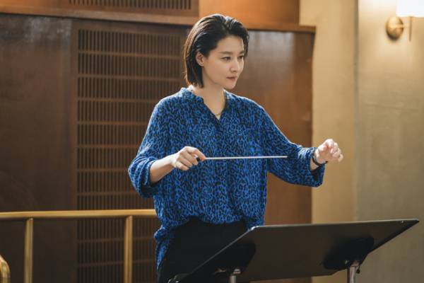 イ・ヨンエ最新作「マエストラ」本予告解禁、12月9日より配信開始