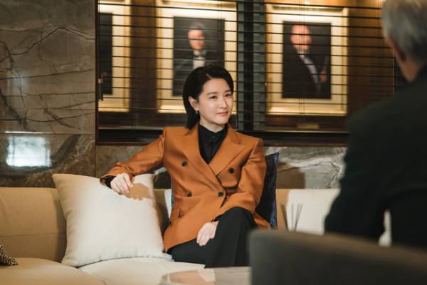 イ・ヨンエ最新作「マエストラ」本予告解禁、12月9日より配信開始