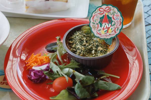 【ディズニー】あたたかいシェパーズパイとパスタがクリスマスにぴったり！TDLプラザパビリオン・レストランのスペシャルセット