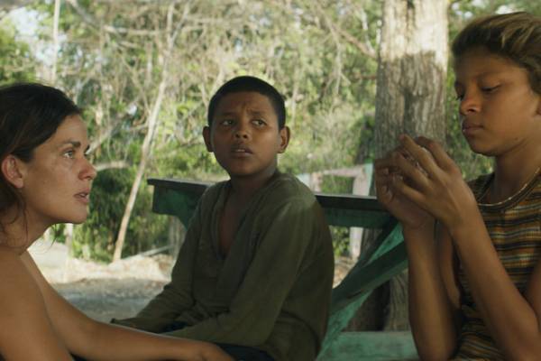 11歳の少女が母を捜す旅へ出る…『マリア 怒りの娘』日本版予告＆新シーン写真