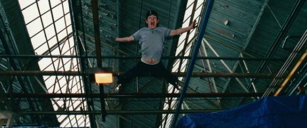 ダニエル・ラドクリフ製作総指揮、ハリー・ポッターのスタントダブルを追ったドキュメンタリー配信開始