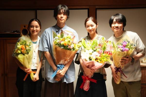 堀田真由＆萩原利久ら笑顔のクランクアップ「たとえあなたを忘れても」今夜最終話