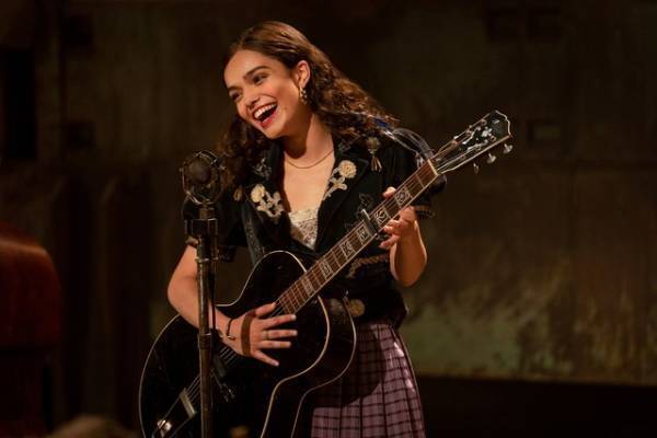 レイチェル・ゼグラーが原作愛とキャラクターの魅力語る『ハンガー・ゲーム0』インタビュー映像