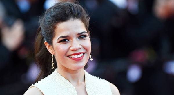 『バービー』のアメリカ・フェレーラを応援！『旅するジーンズ』の仲間ブレイク・ライブリーらがイベントに集結