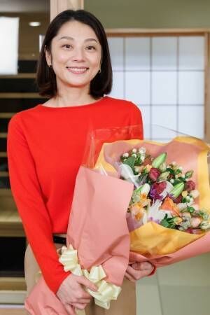 小池栄子、感謝の涙「私の宝物」主演ドラマ「コタツがない家」クランクアップ