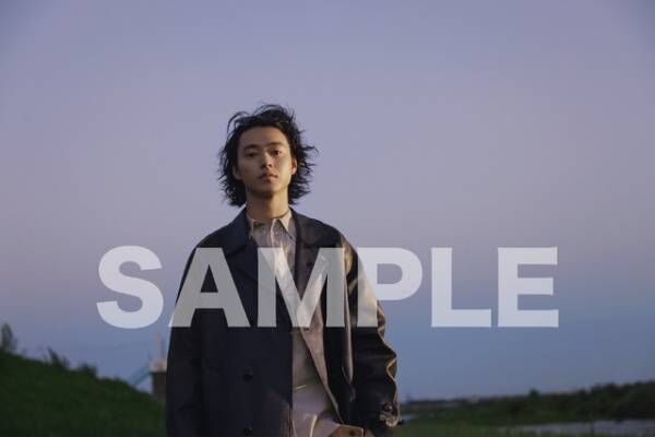 山崎賢人、20代最後のカレンダー撮影のメイキング映像公開