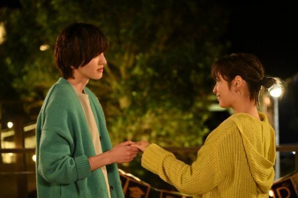 「マイ・セカンド・アオハル」最終回、広瀬アリス“佐弥子”にひざまずく道枝駿佑“拓”に「あまりにも王子様すぎ」の声