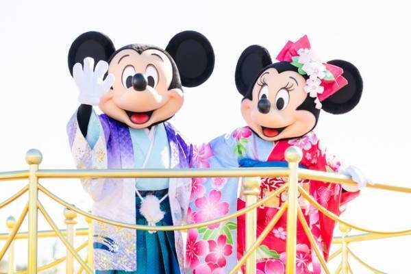 【ディズニー】和服姿のミッキーが新年のごあいさつ！新アンバサダーも就任お披露目