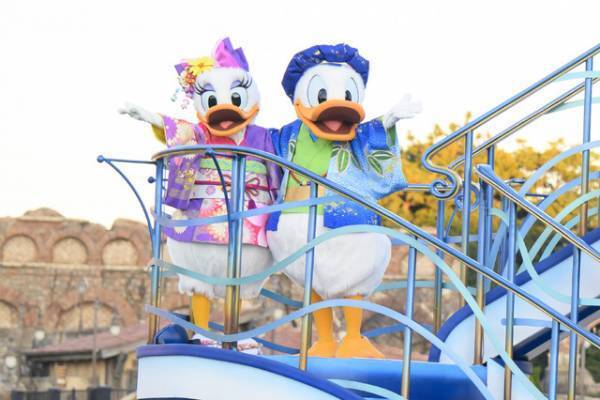 【ディズニー】シーでもお正月イベント開幕！「ニューイヤーズ・グリーティング」公演