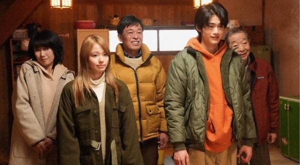 鈴鹿央士×山本舞香、“偽家族”になり人生の再起を図る…「闇バイト家族」第1話、今夜放送スタート