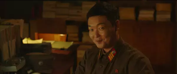 北と南、友好の印はK-POPダンス！「Rollin'」を踊る本編映像『宝くじの不時着』