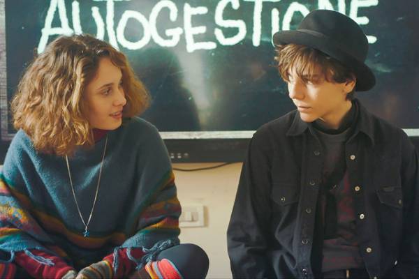 『弟は僕のヒーロー』どこまでも陽気な家族会議の本編冒頭映像到着