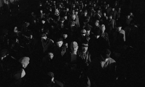 タル・ベーラ監督の傑作『ヴェルクマイスター・ハーモニー 4K レストア版』予告編＆新場面写真