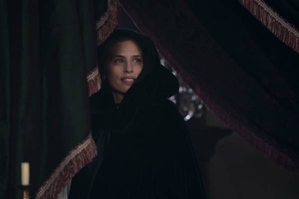 主演＆監督マイウェン、「堂々たる敗北者」に惹かれた『ジャンヌ・デュ・バリー 国王最期の愛人』日本版ポスター